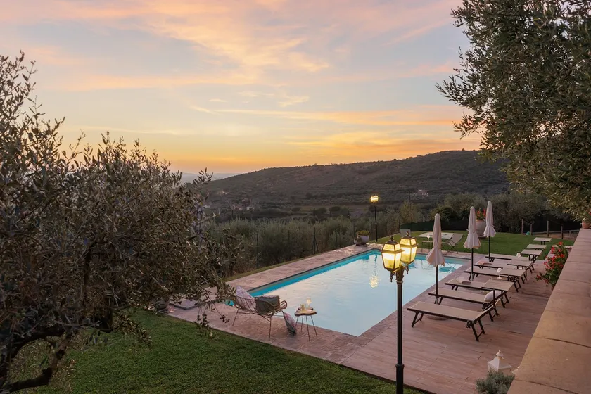 Corte della Luna, elegant villa med swimmingpool omgivet af en suggestiv olivenlunde - Image 1
