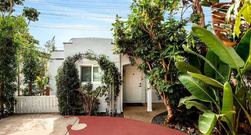 Charming 1-Bedroom Home near Downtown Culver - Image 1