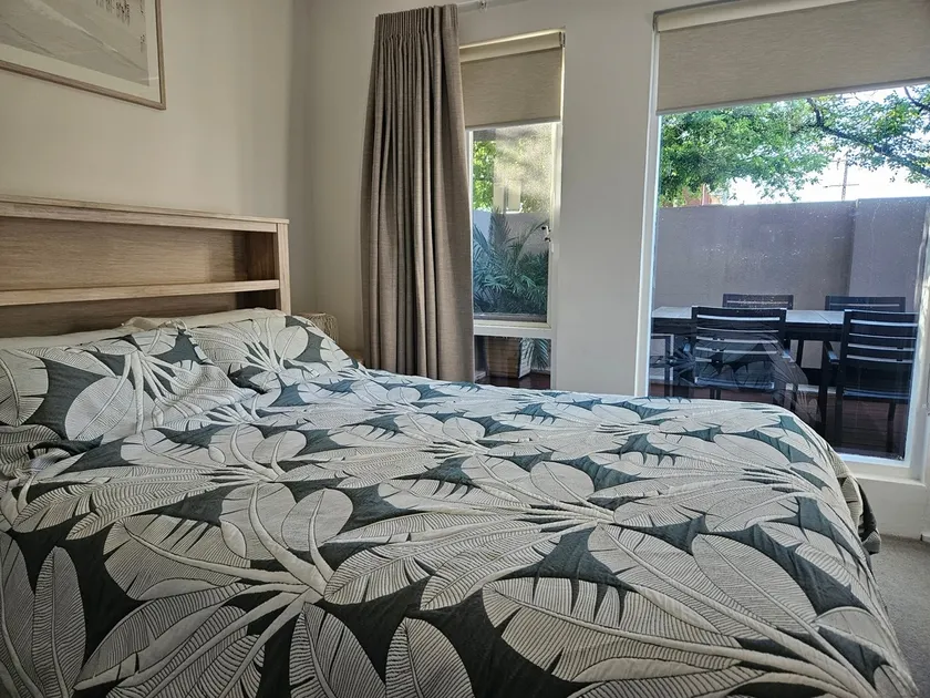 North Adelaide Apartment - Image 1