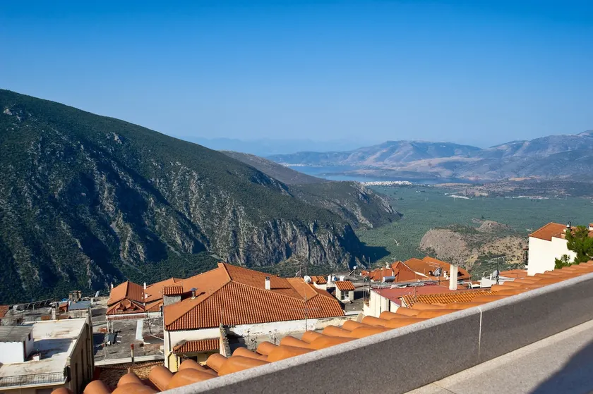 Zeus Apartment Delphi - Image 1