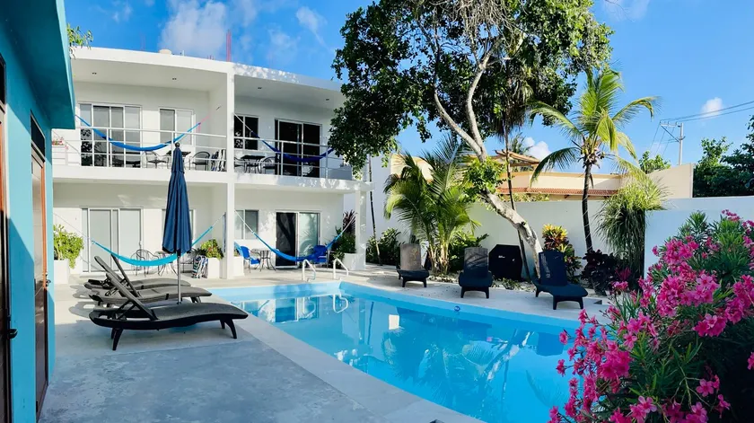 Aqua Guesthouse 4 ~ Steps to beach, A+ Internet - Image 1