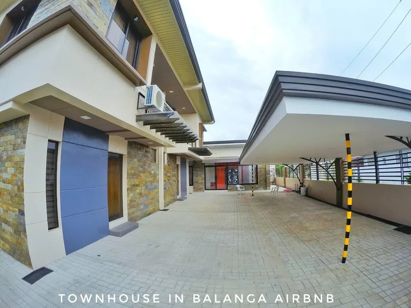 Newly Built, Modern, Stylish, Town House Balanga - Image 1