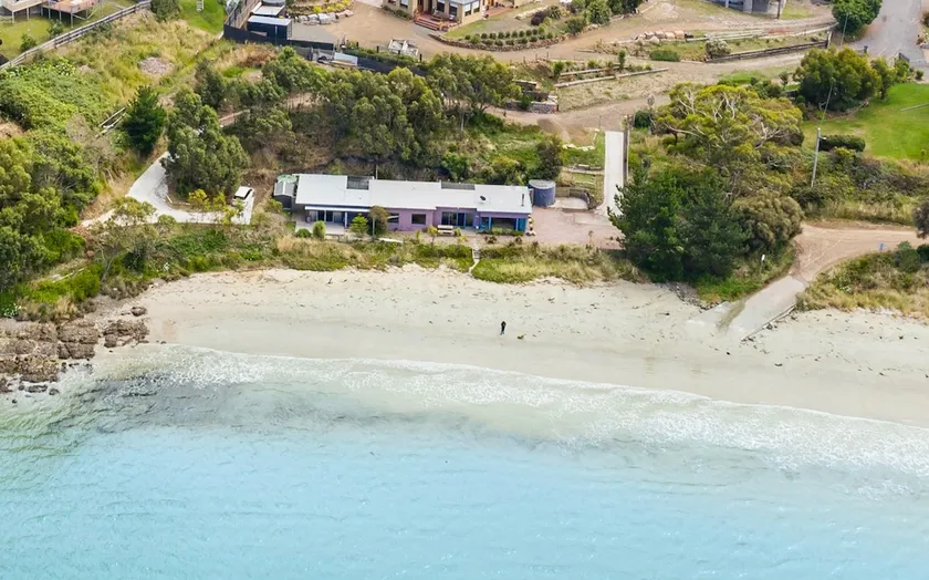 Beach front- Live on The Beach Experience - Image 1