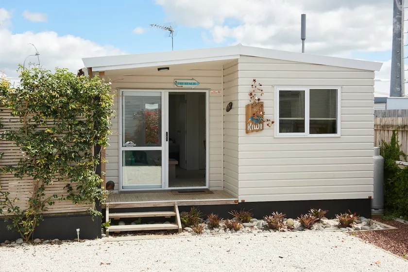 Orewa Kiwi Cabins - Image 1