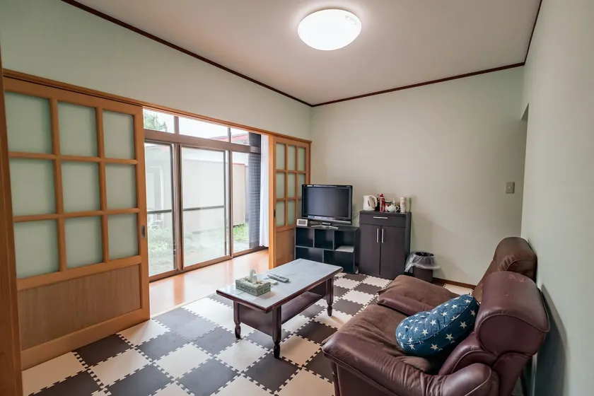 Private house　 Free pick up and drop off at Gotemba Station　 Ideal for Fuji Speedway, Mt. Fuji, Outlets, Hakone Sightseeing - Image 1