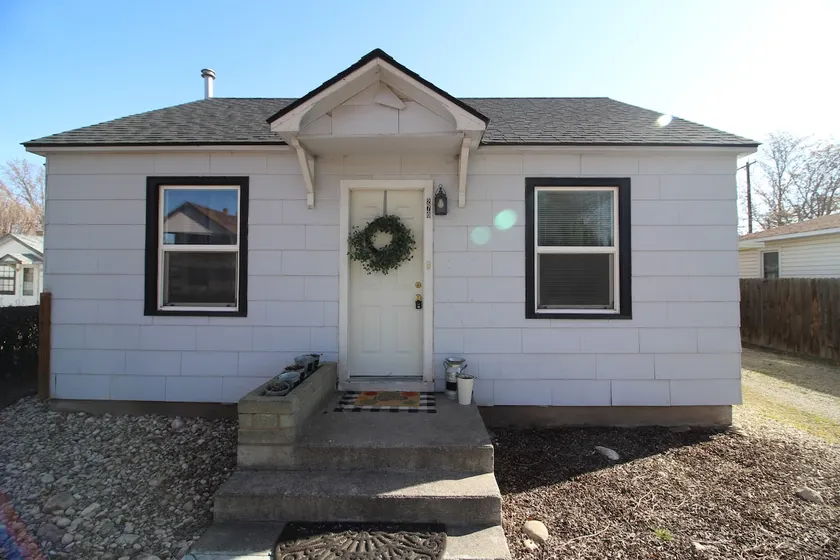 Adorable little house waiting for you! - Image 1