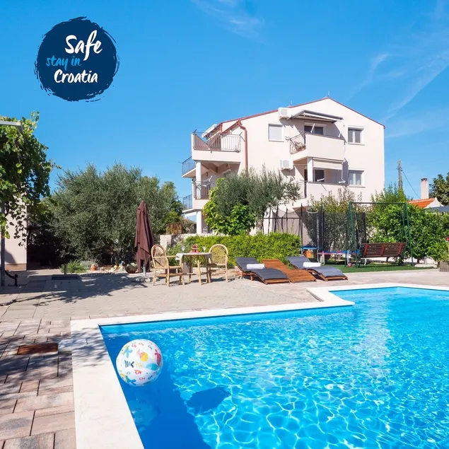 Apartment A2 with the pool view - Image 1