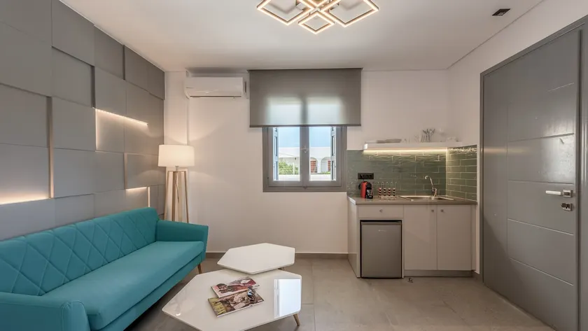 Angelica's Deluxe Rooms in Adamas - Image 1