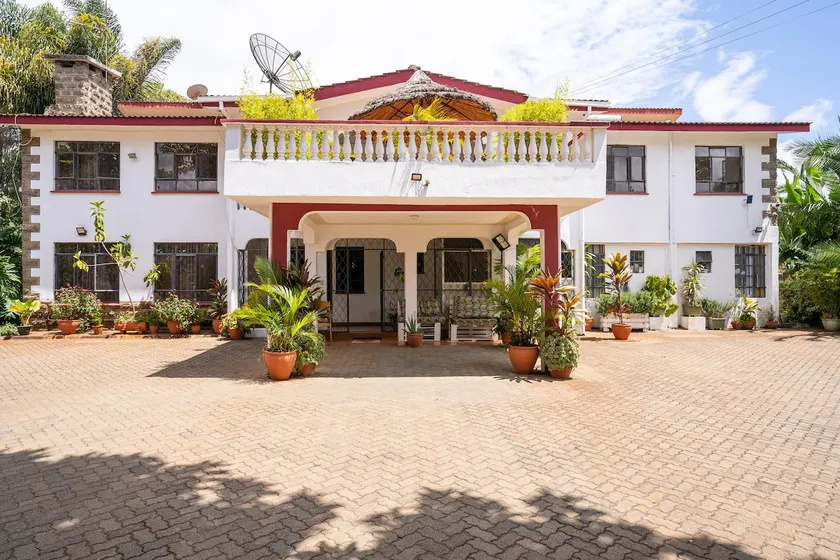 Bonsai Villa - Image 1