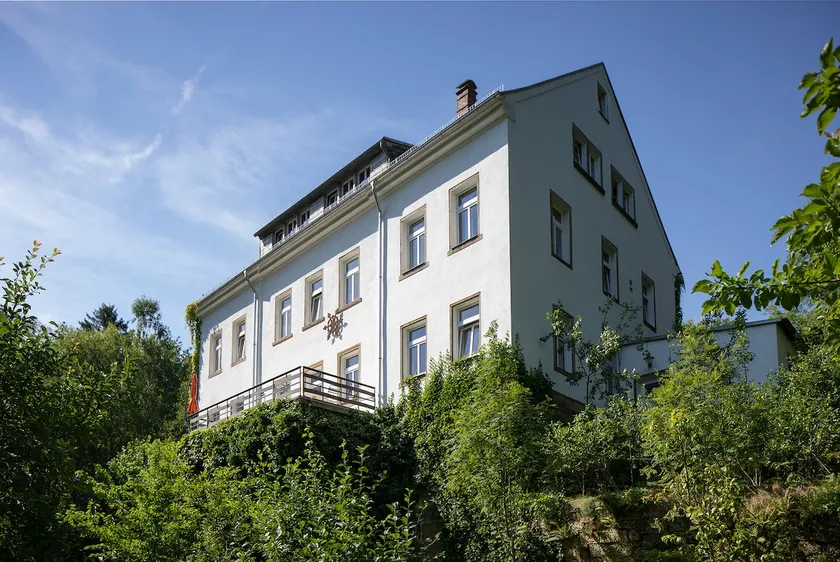 Schöna Castle on the Malerweg in the Elbe Sandstone Mountains - Image 1