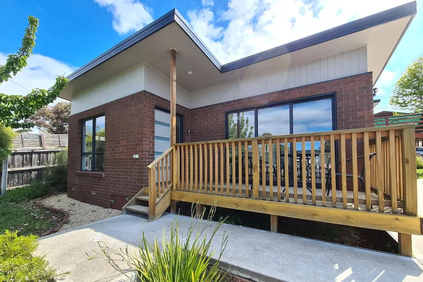 Cedar Cottages Blackmans Bay - Cinnamon Cottage - Image 1