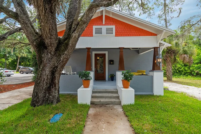 Hibiscus Hideaway - Image 1