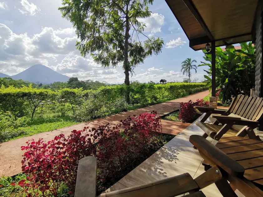 Scarlet Macaw Cabin at Sueños del Arenal (Dreams of the Arenal) - Image 1