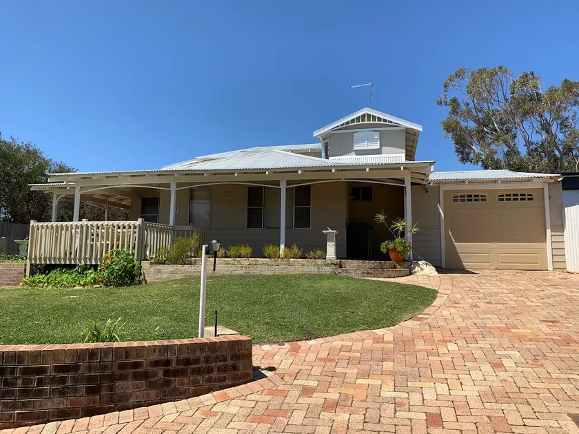 Holiday Home in walking distance to beach. - Image 1