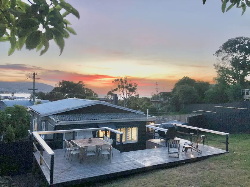 Mount Martha Beach Cottage - Image 1