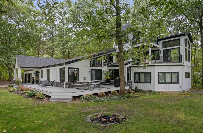 Schönes, geräumiges Haus auf großem Grundstück in der Nähe von Holland State Park, Michigansee - Image 1