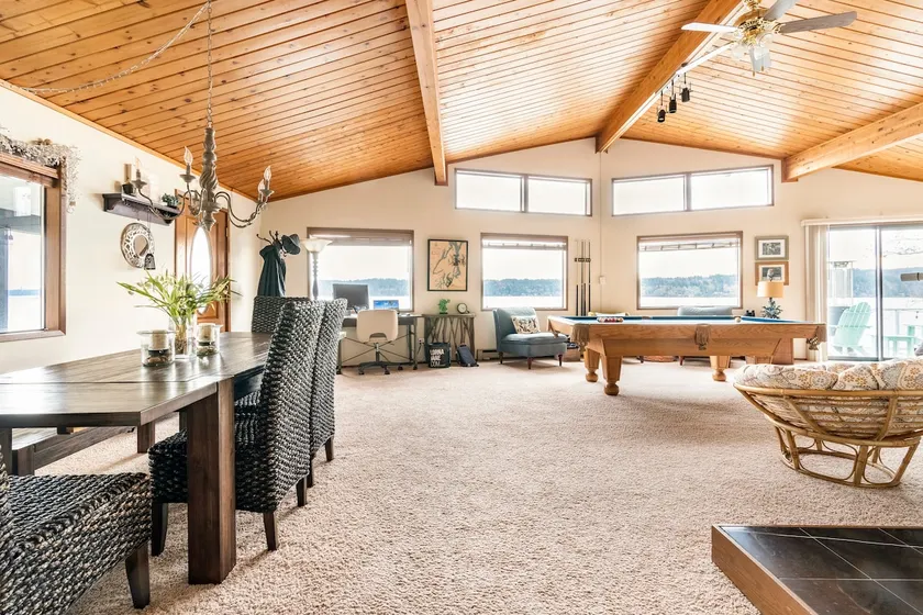 Waterfront Beach House | Kayaks & Seattle Views - Image 1
