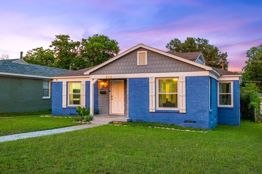 Family Cottage in Dallas Bishop Arts - 4BR 6 BEDS - Image 1