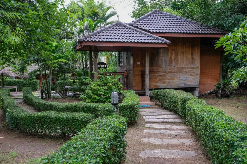 Nok Kow (Dove) Bungalow 1 - Image 1