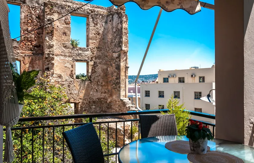 Sophia's Castle View Apartment - Image 1