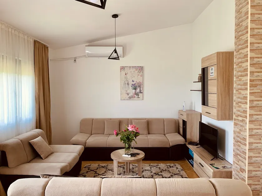 Apartment with views Pajovic - Image 1