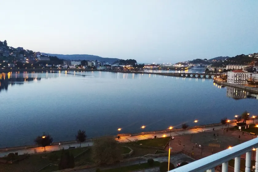 Penthouse with views in Viveiro. - Image 1