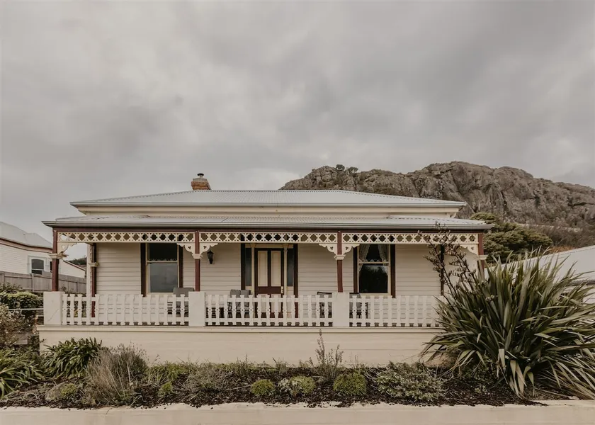 Abbey's Spa Cottage - Image 1