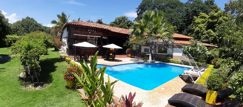 cozy property with a pool and jacuzzi - Image 1