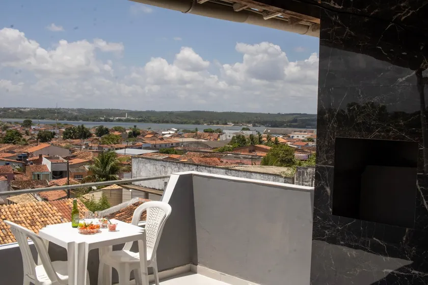 HOUSE w/ 3 Bedrooms, Barbecue, Wi-Fi, Kitchen - Image 1