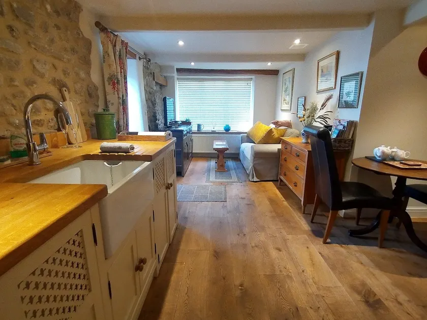 Little Dairy Annexe, 18th Century barn conversion - Image 1