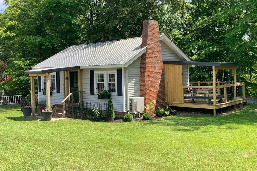 Oak Orchard Bliss: Angler’s Haven & Family Oasis - Image 1