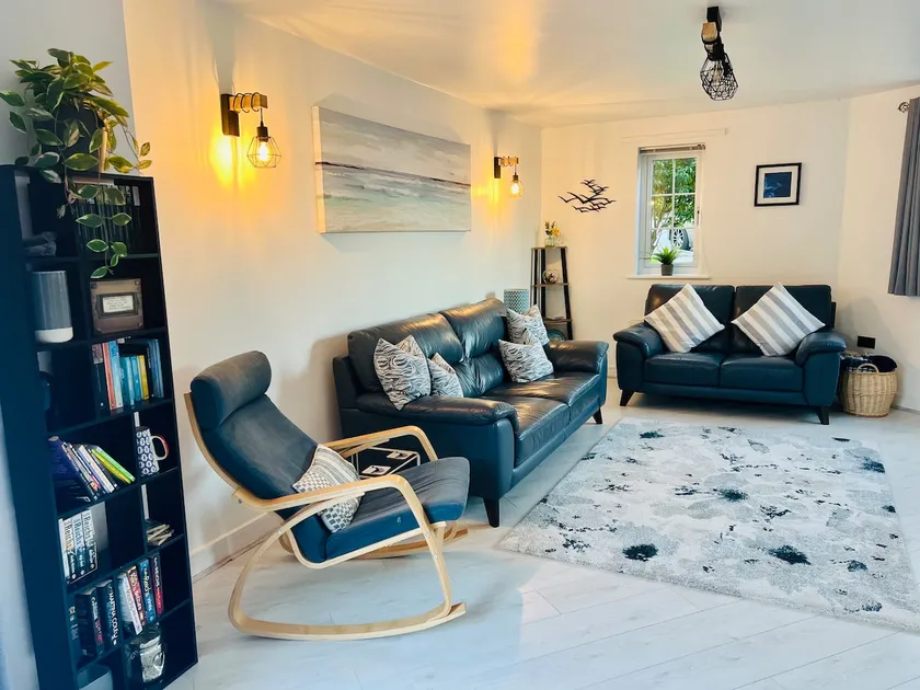 Little Sea View Duporth - 3 bed, gated beach, Nr Eden Project - Image 1