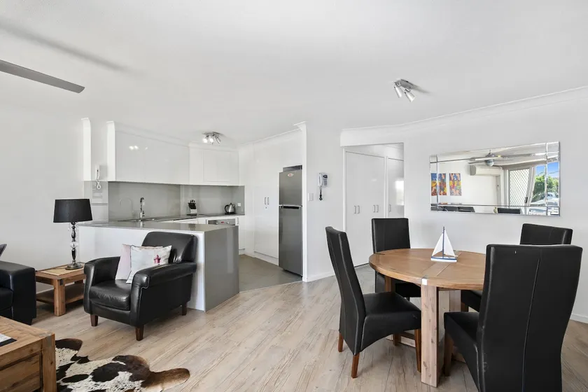 Kirra Palms 2 Bedroom Deluxe Apartment - Image 1