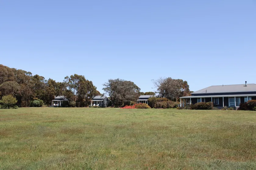 The Yanakie House and Cabins - Wilsons Promontory - Image 1
