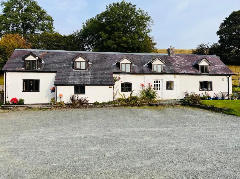 Cosy country cottage Bleddfa with lovely views - Image 1