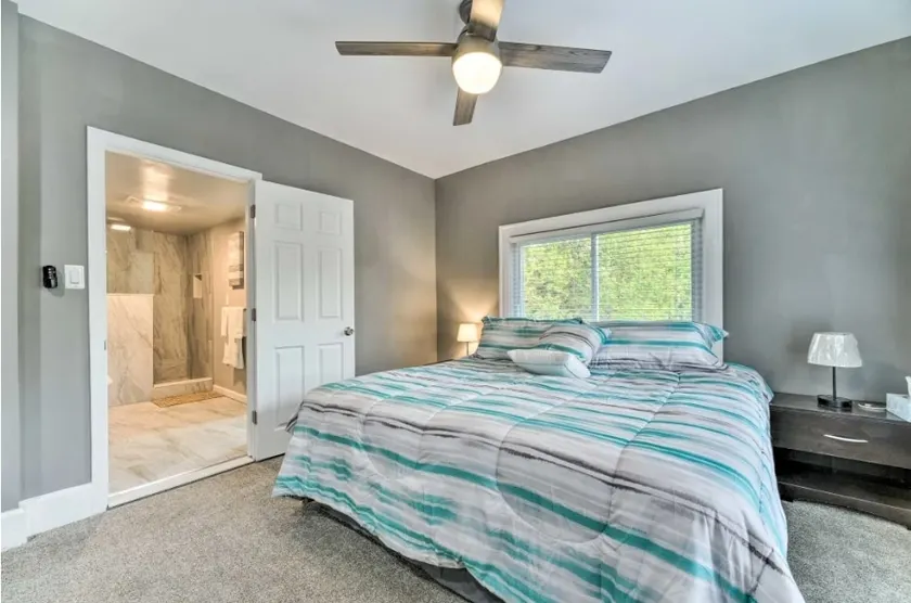 Comfortable Home for Families & Teams,  Sleeps 8,  Easy Access to Downtown - Image 1