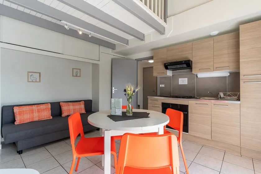 DUPLEIX APARTMENT FOR UP TO 6 PEOPLE - Image 1