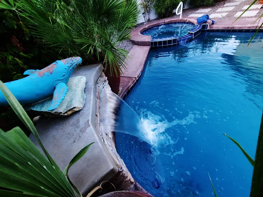 112354 Free Salt Water Pool & Spa - Image 1