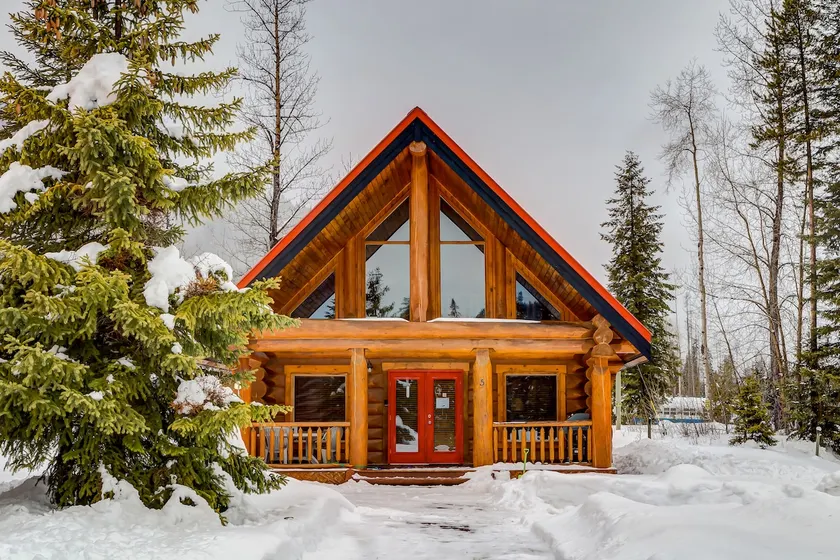 Kicking Horse Bothy in the heart of the Rockies - Image 1