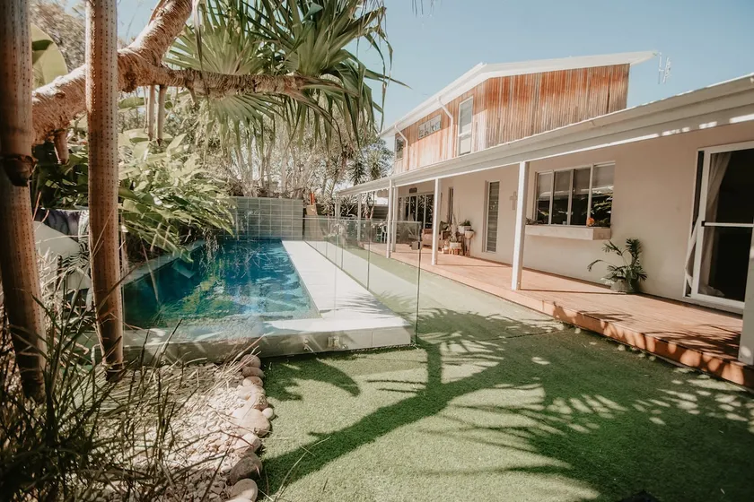 Gorgeous 5 bedroom beach house. Dog/Kid Friendly. - Image 1