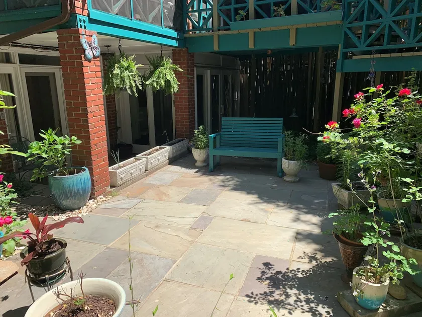 Lovely 1 bedroom apartment in Foxhall Village - Image 1