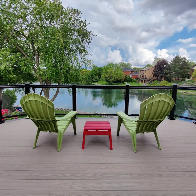 Lakeside Unit & Breathtaking View! 15 Mins to YYZ! - Image 1