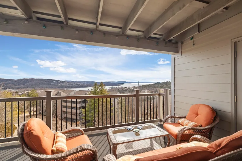 Stunning Table Rock Lake View Condo, Newly Renovated with Free SDC Tickets - Image 1