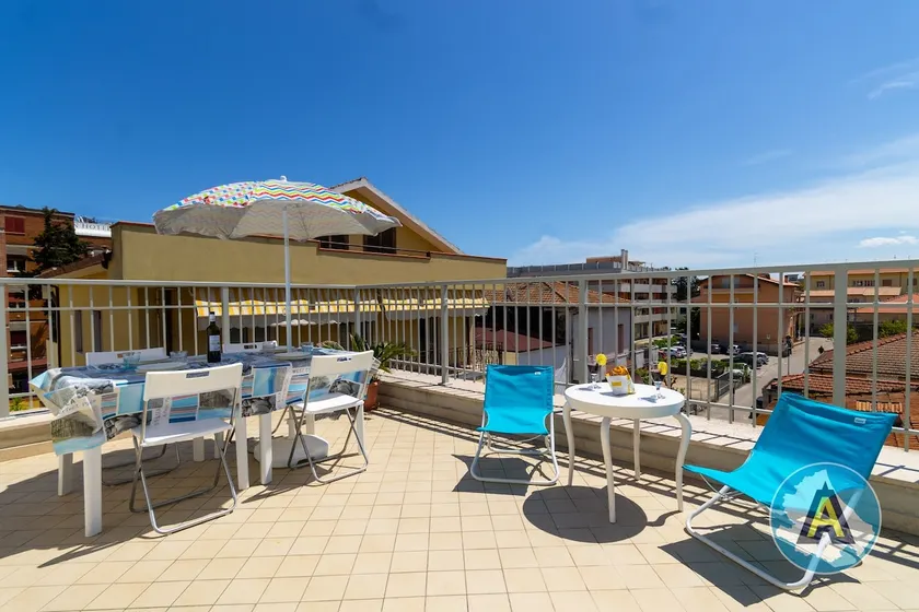 Da Manu - spacious home in the center of Silvi Marina - Image 1