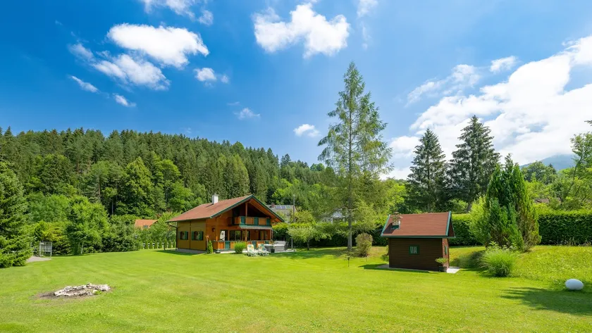 Idyllic vacation home in a quiet location - Image 1