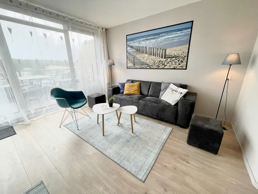 Modern apartment 300m from the beach - Image 1