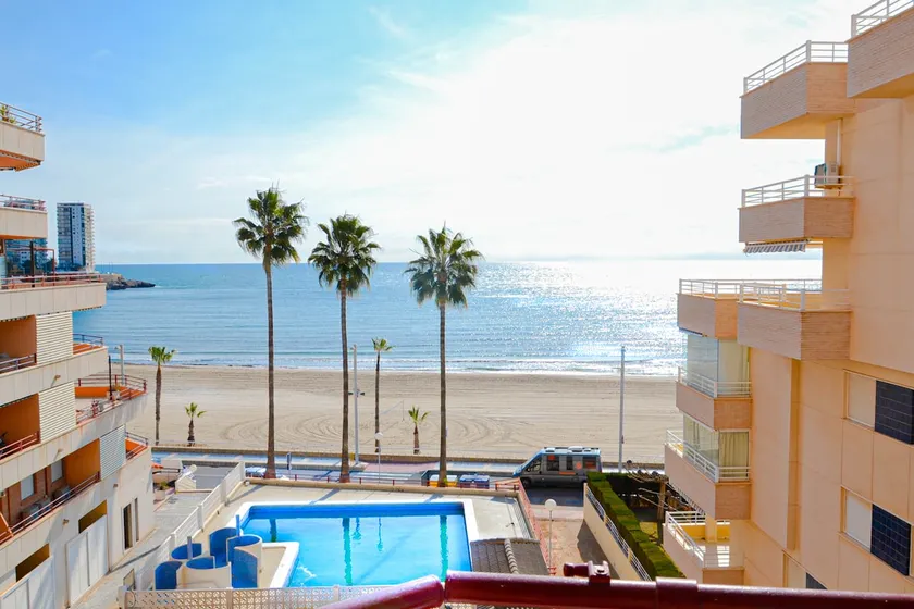 Apartment on the beach - Image 1