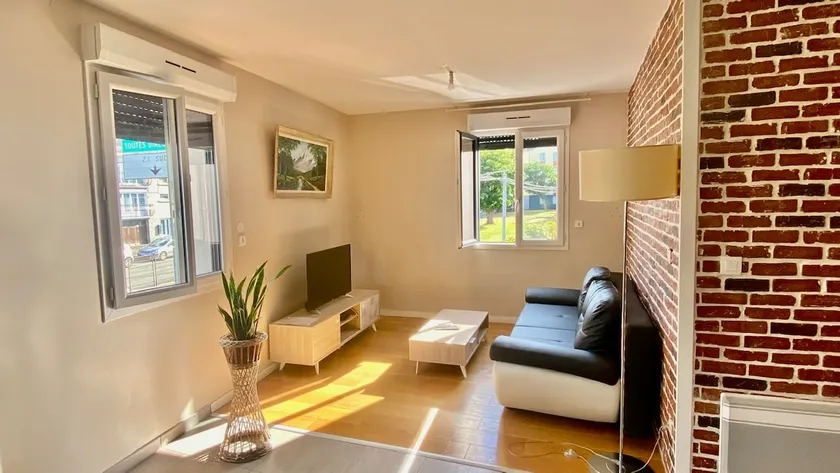 Memorable 90m² Rocade T3 apartment - 24-HOUR TOURS - Image 1