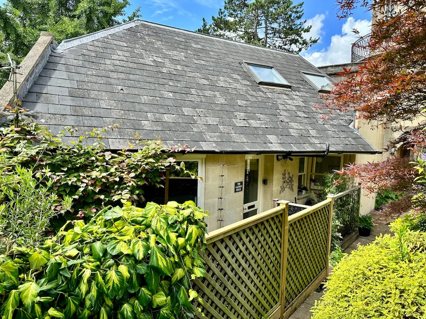 Delightful Cottage Sydney Gardens private parking - Pass the Keys - Image 1