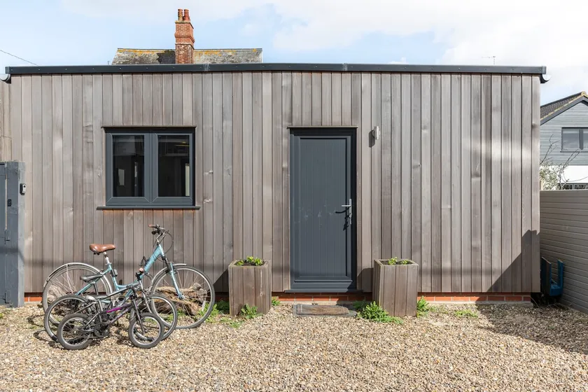 Moments from Southwold. Bike Hire. Parking. WiFi. - Image 1